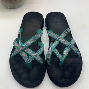 Teva teal black mush sandals size 7. KET3740